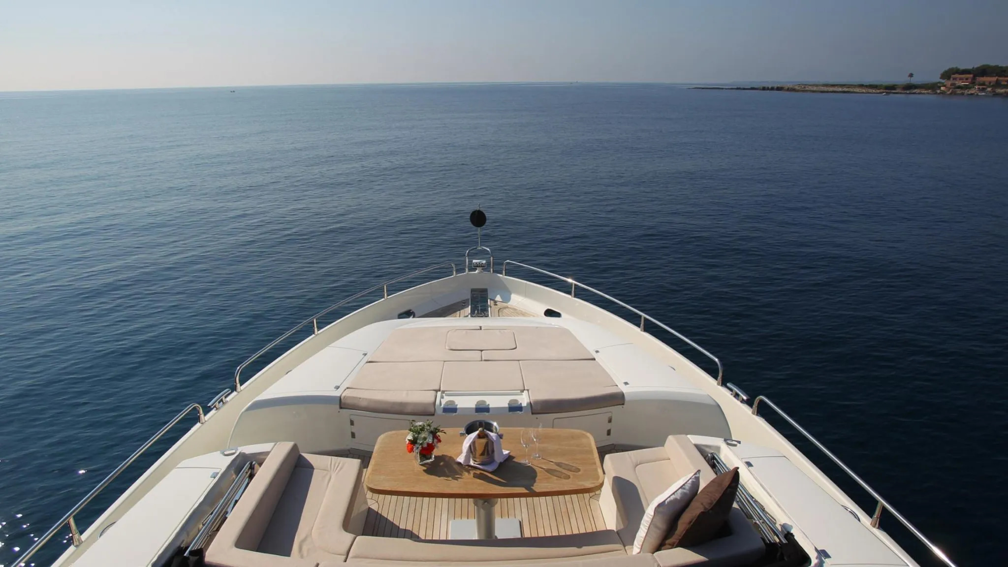2011 Sunseeker Predator 84 for charter (photo 5)