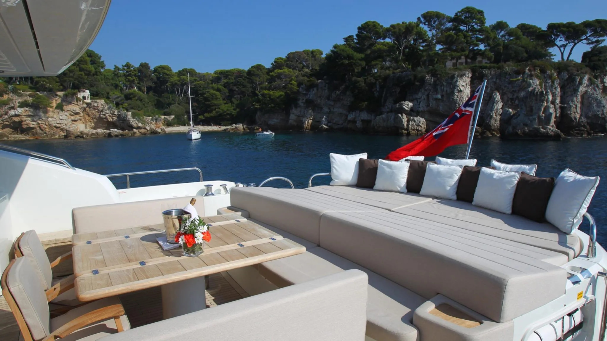 2011 Sunseeker Predator 84 for charter (photo 6)