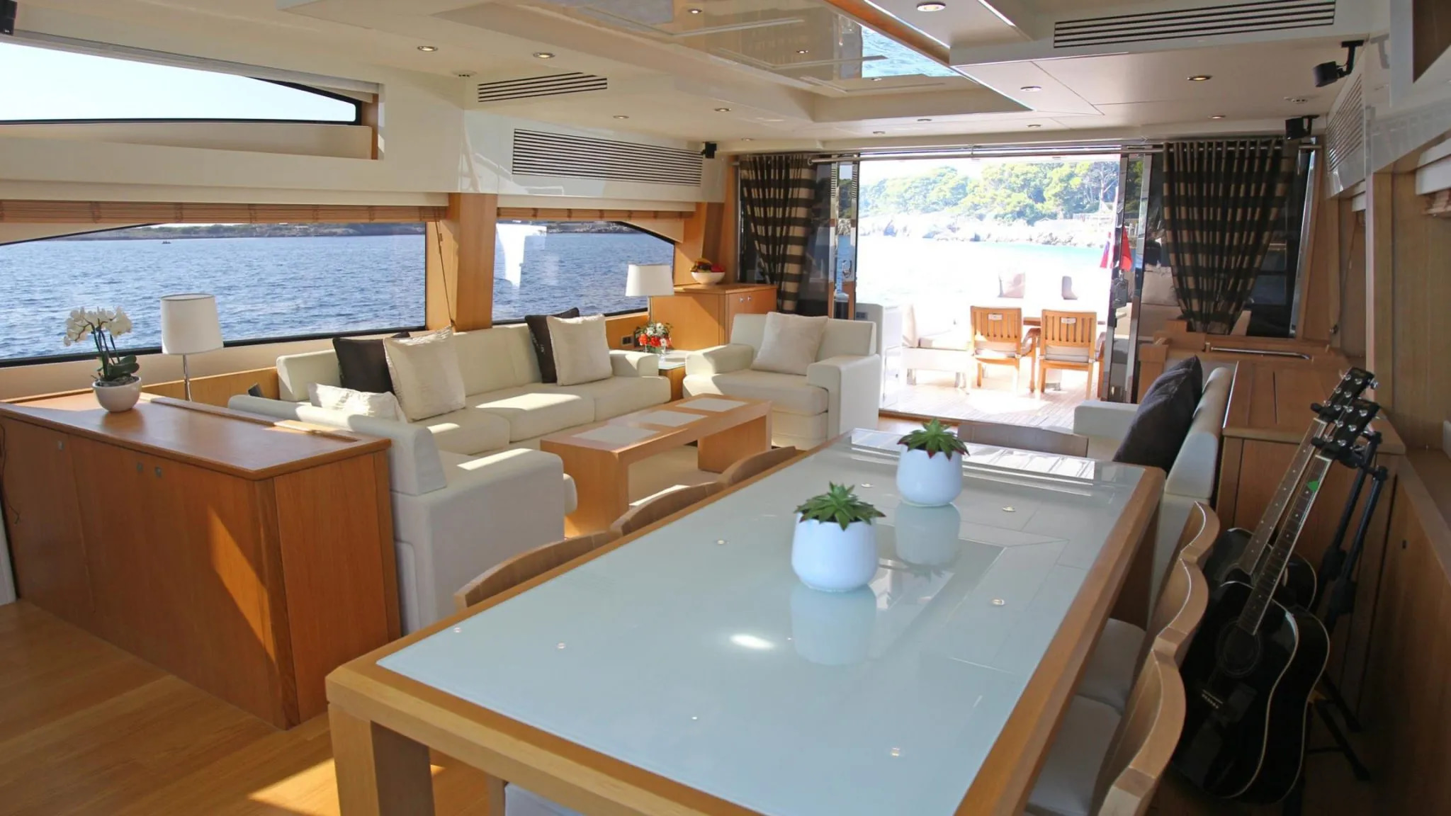 2011 Sunseeker Predator 84 for charter (photo 9)