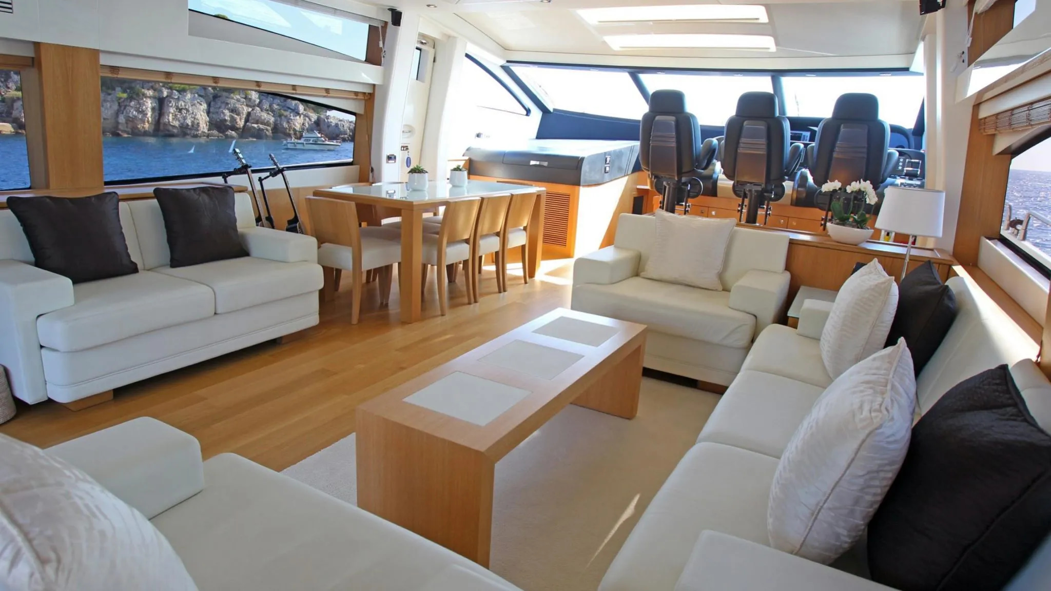 2011 Sunseeker Predator 84 for charter (photo 10)