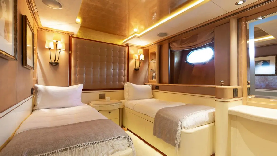 1994 Benetti Il Sole na czarter (photo 36)