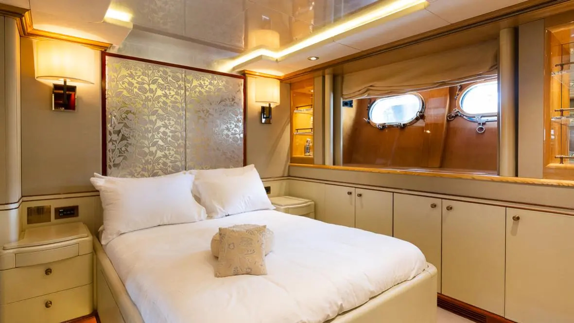 1994 Benetti Il Sole na czarter (photo 40)