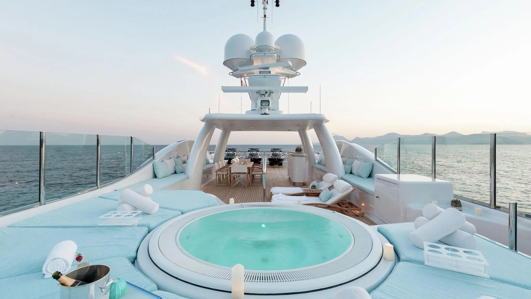 2007 Amels La Mirage for charter (photo 2)