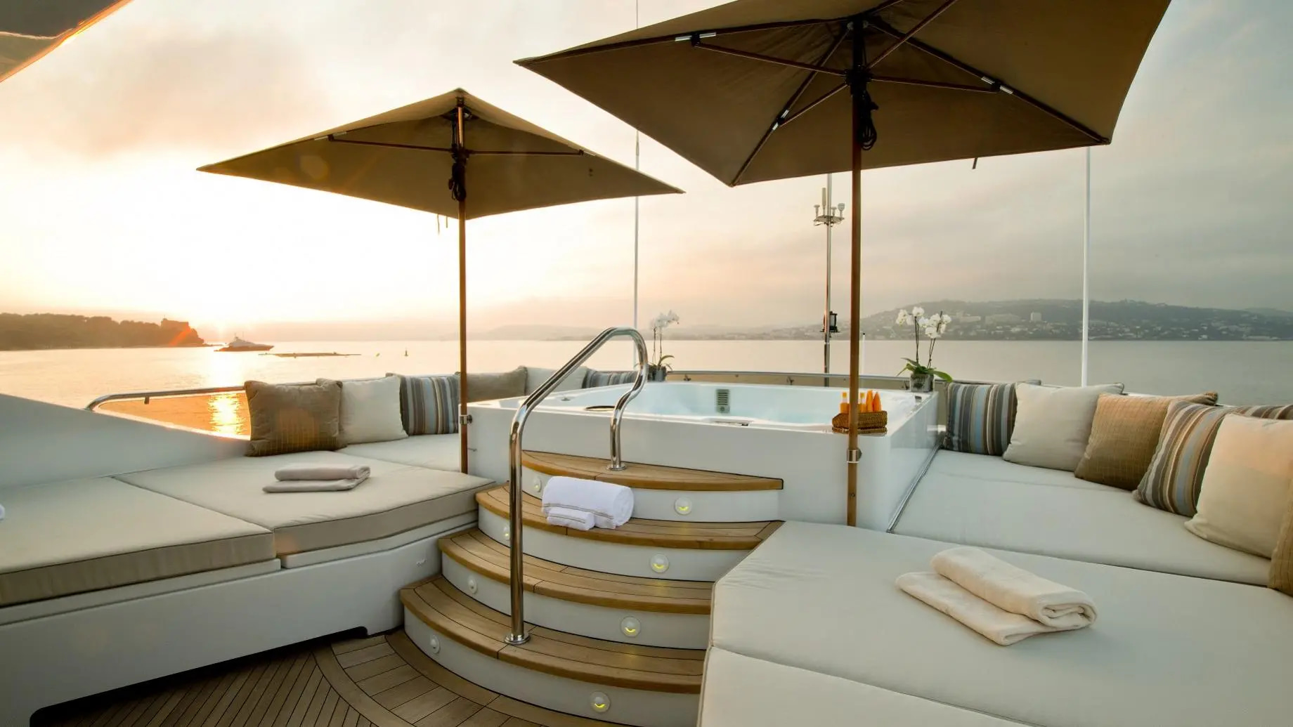 2007 Trinity Yachts La Dea II na czarter (photo 8)