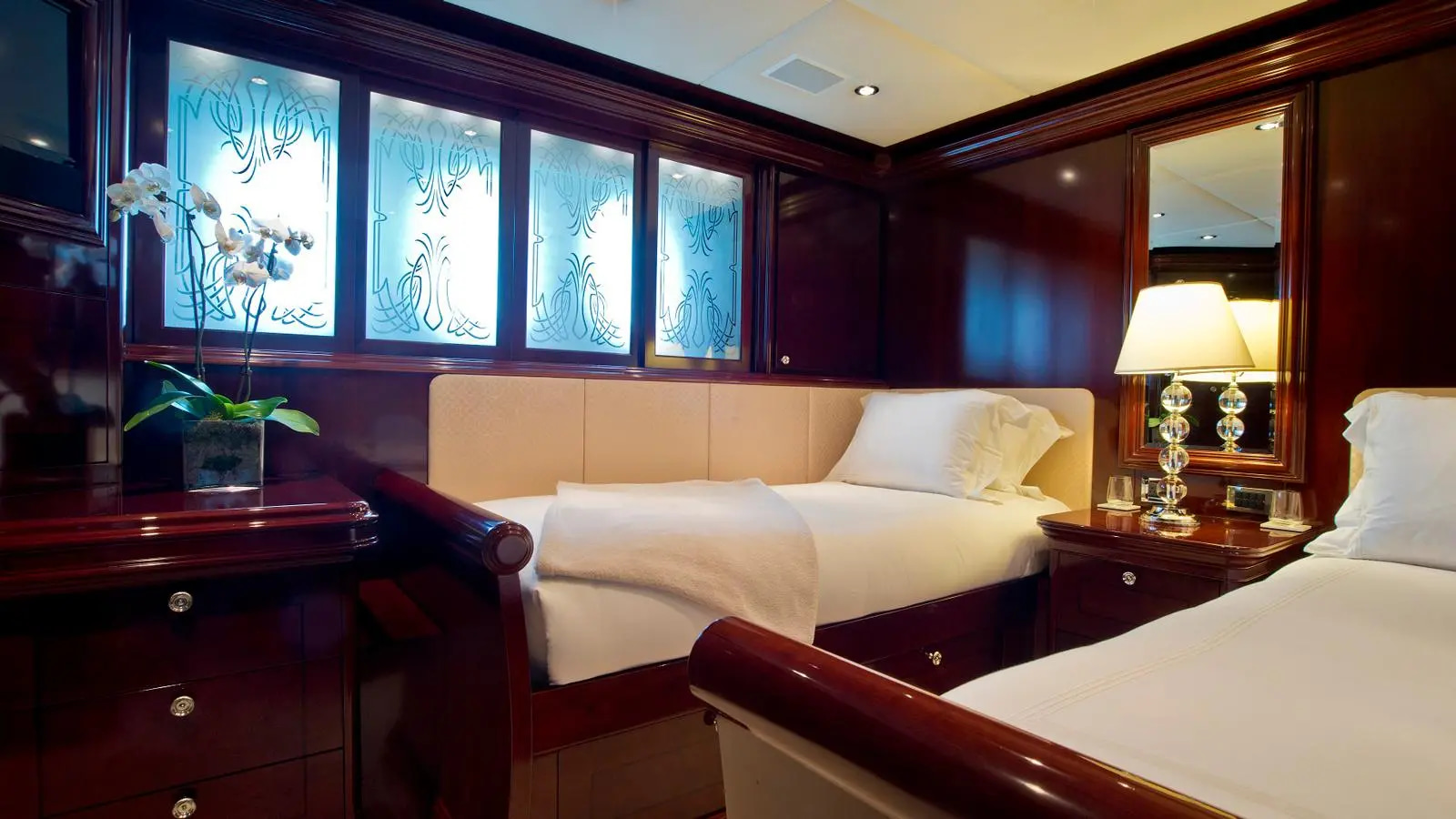 2007 Trinity Yachts La Dea II na czarter (photo 13)
