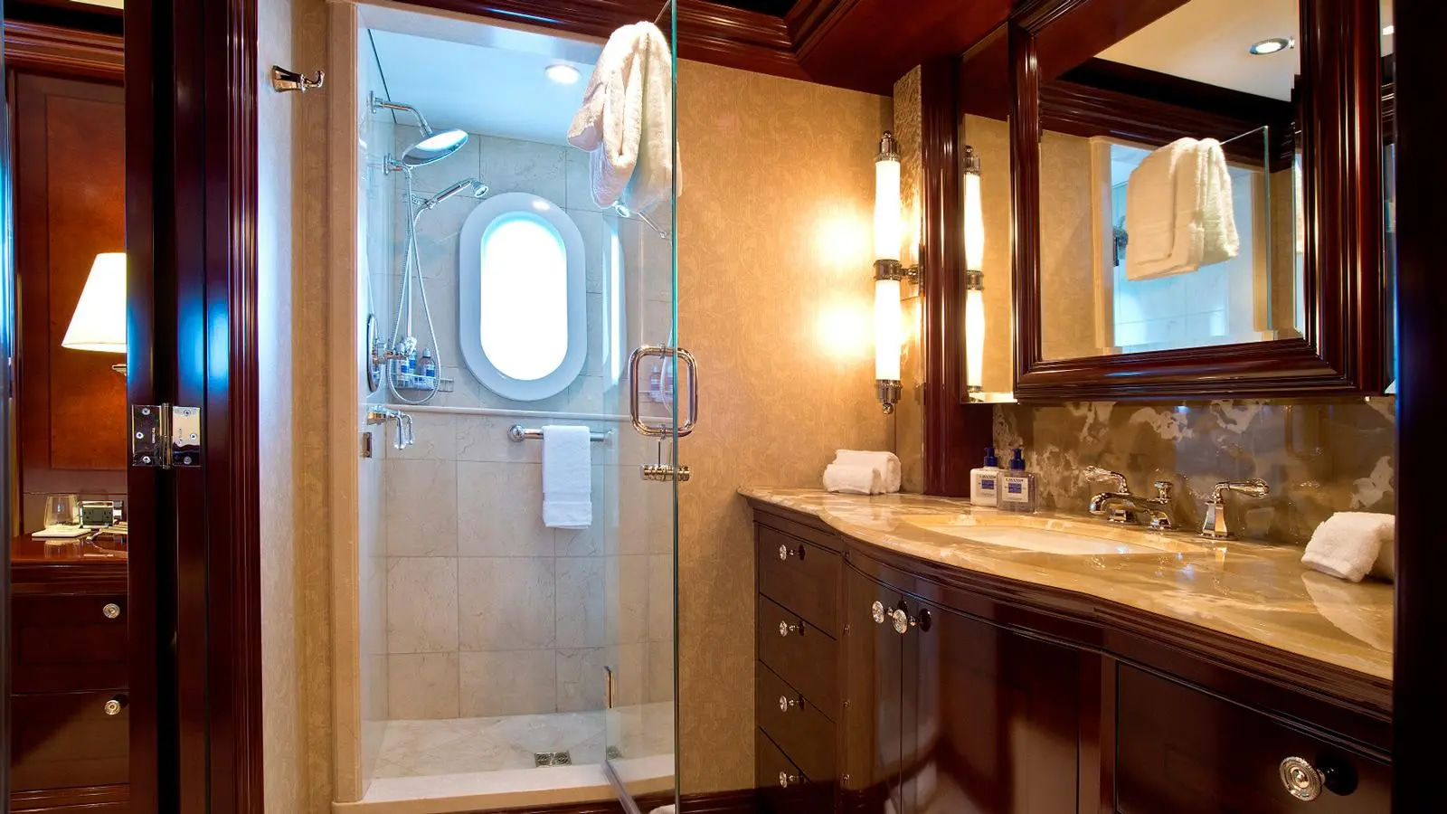 2007 Trinity Yachts La Dea II na czarter (photo 15)