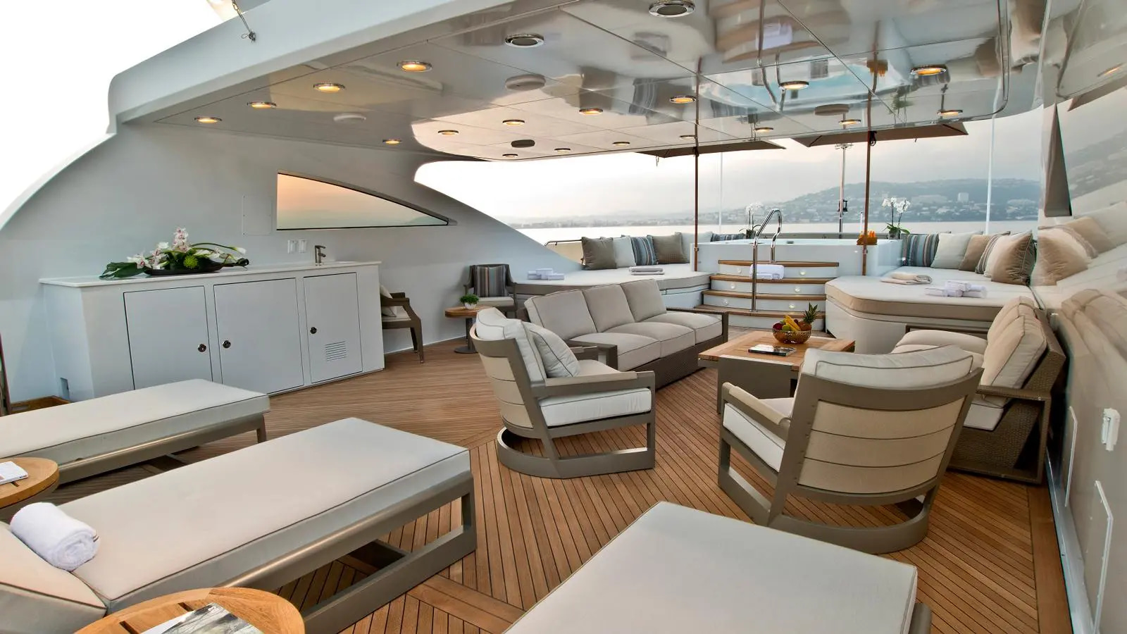 2007 Trinity Yachts La Dea II na czarter (photo 17)