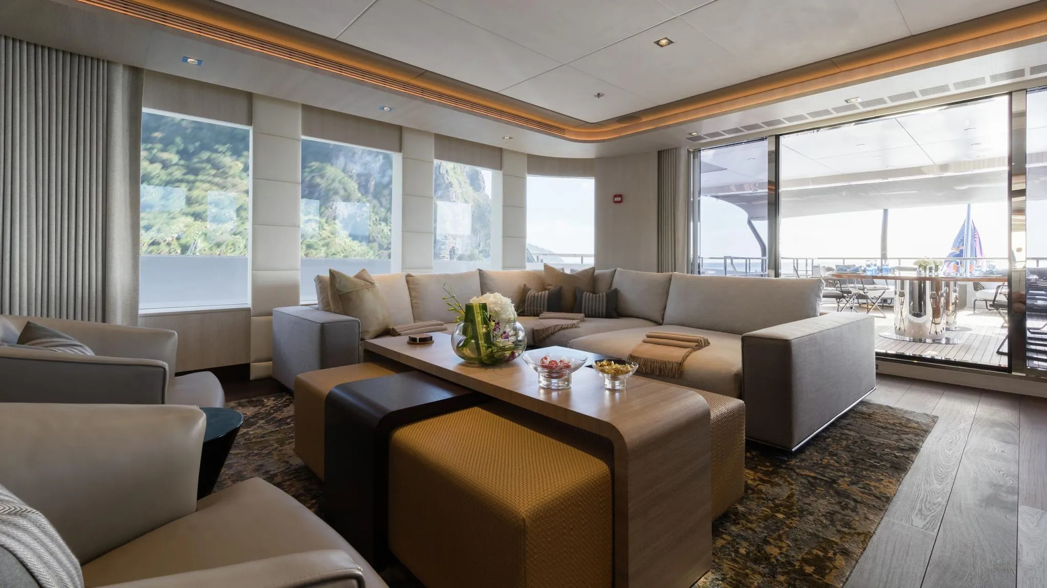 2017 Heesen Yachts Laurentia na czarter (photo 9)