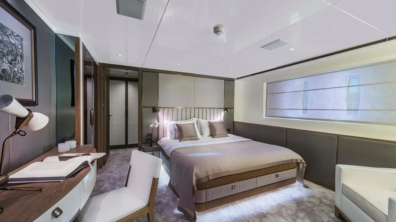 2017 CMB Yachts Liquid Sky te huur (photo 15)