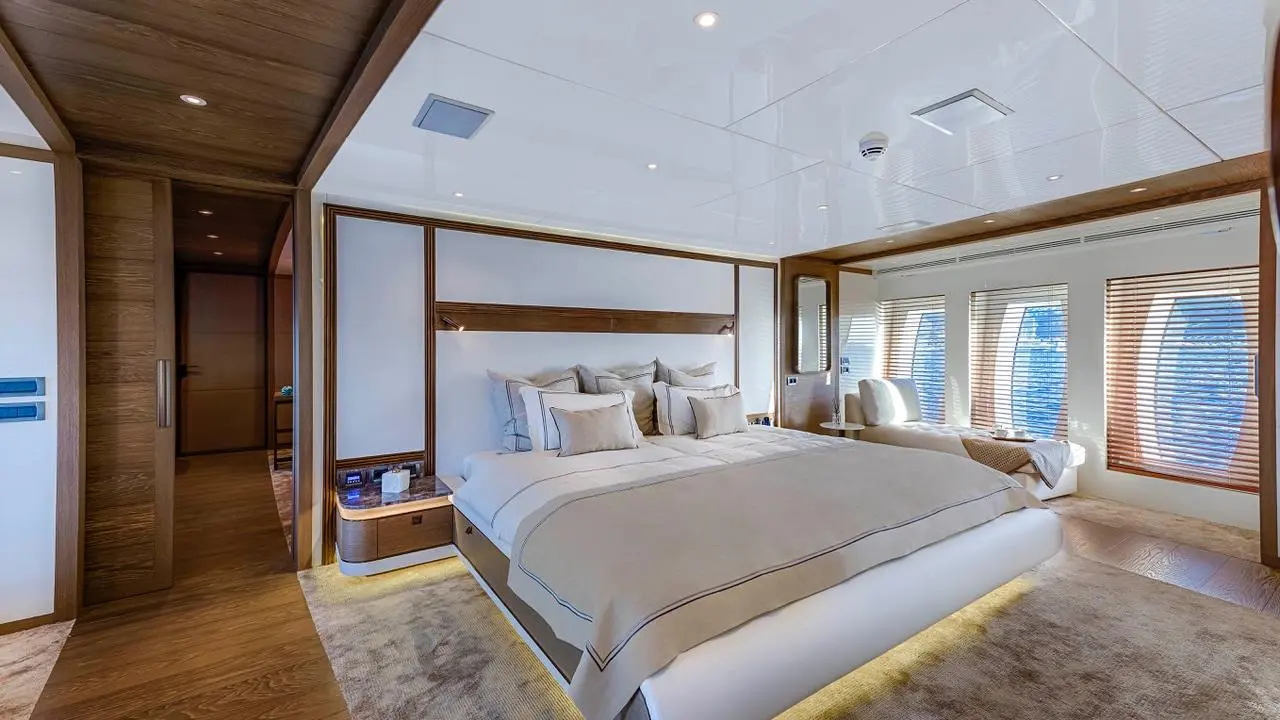 2017 CMB Yachts Liquid Sky te huur (photo 17)