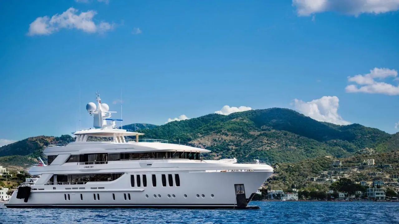 2017 CMB Yachts Liquid Sky te huur (photo 20)