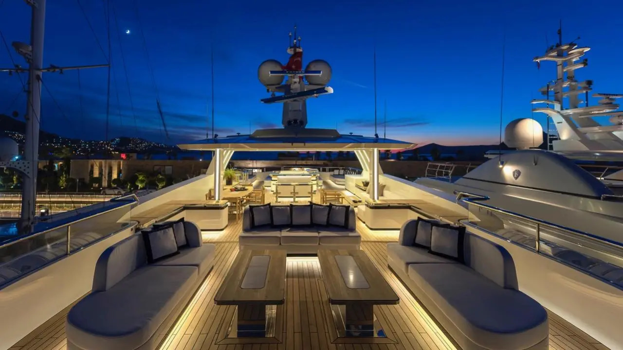 2017 CMB Yachts Liquid Sky te huur (photo 23)