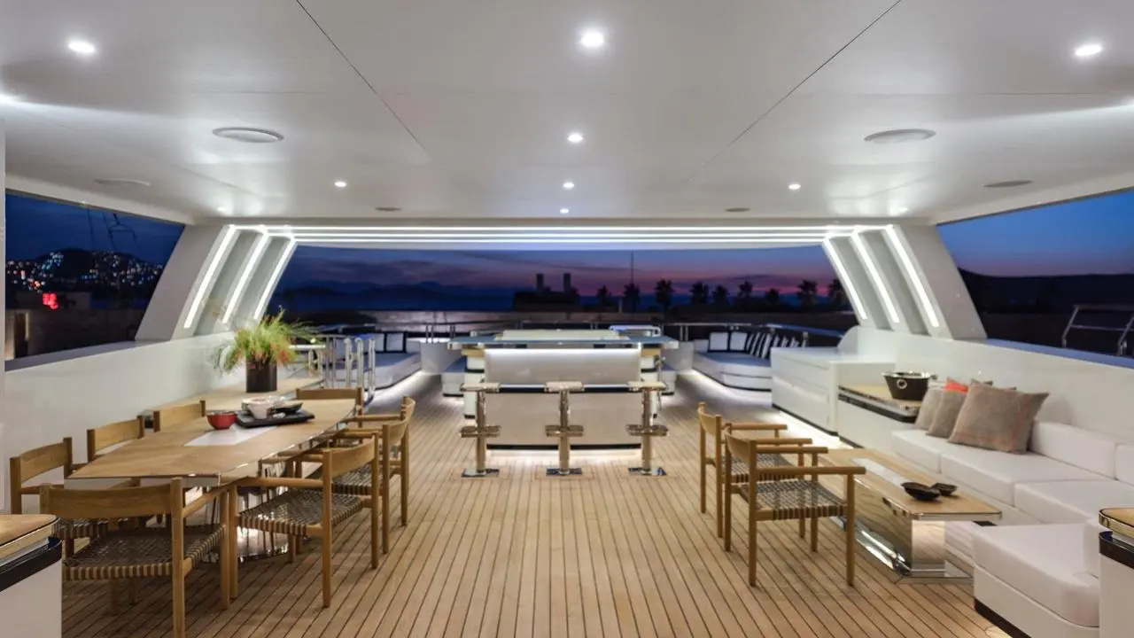 2017 CMB Yachts Liquid Sky te huur (photo 25)