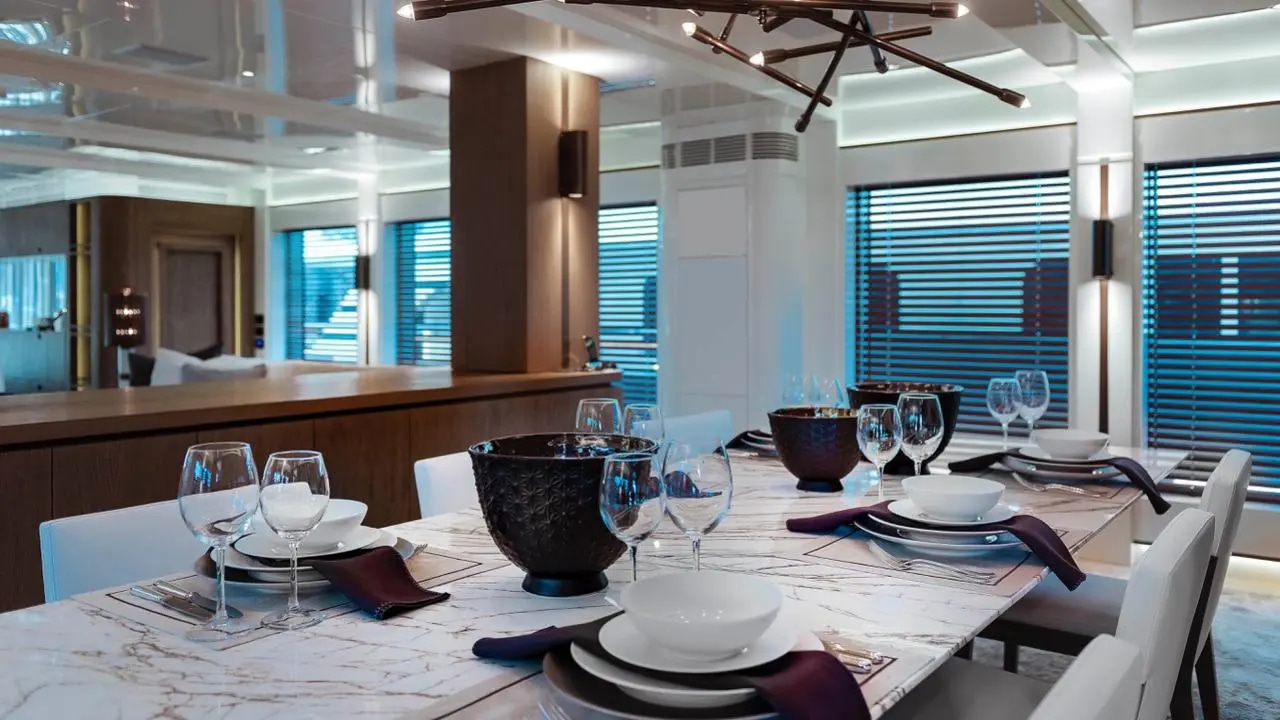 2017 CMB Yachts Liquid Sky te huur (photo 26)