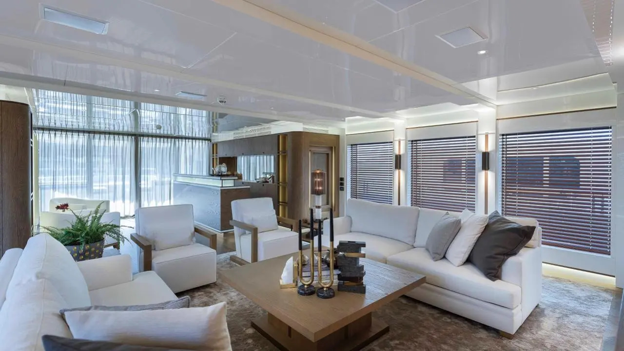 2017 CMB Yachts Liquid Sky te huur (photo 27)