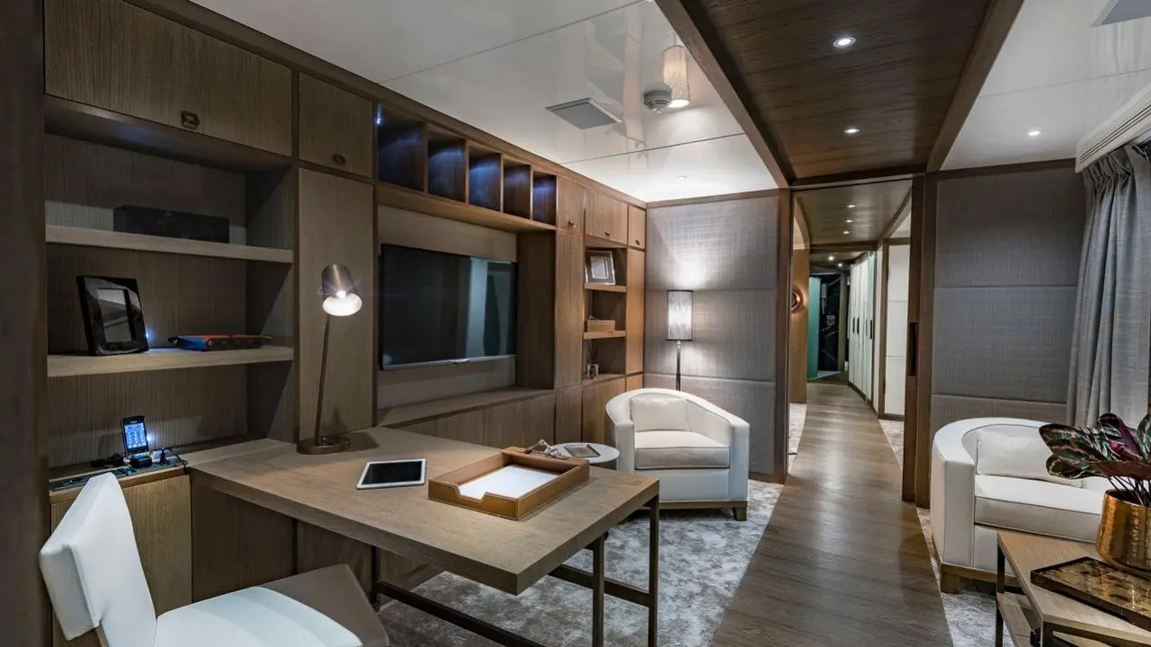 2017 CMB Yachts Liquid Sky te huur (photo 28)
