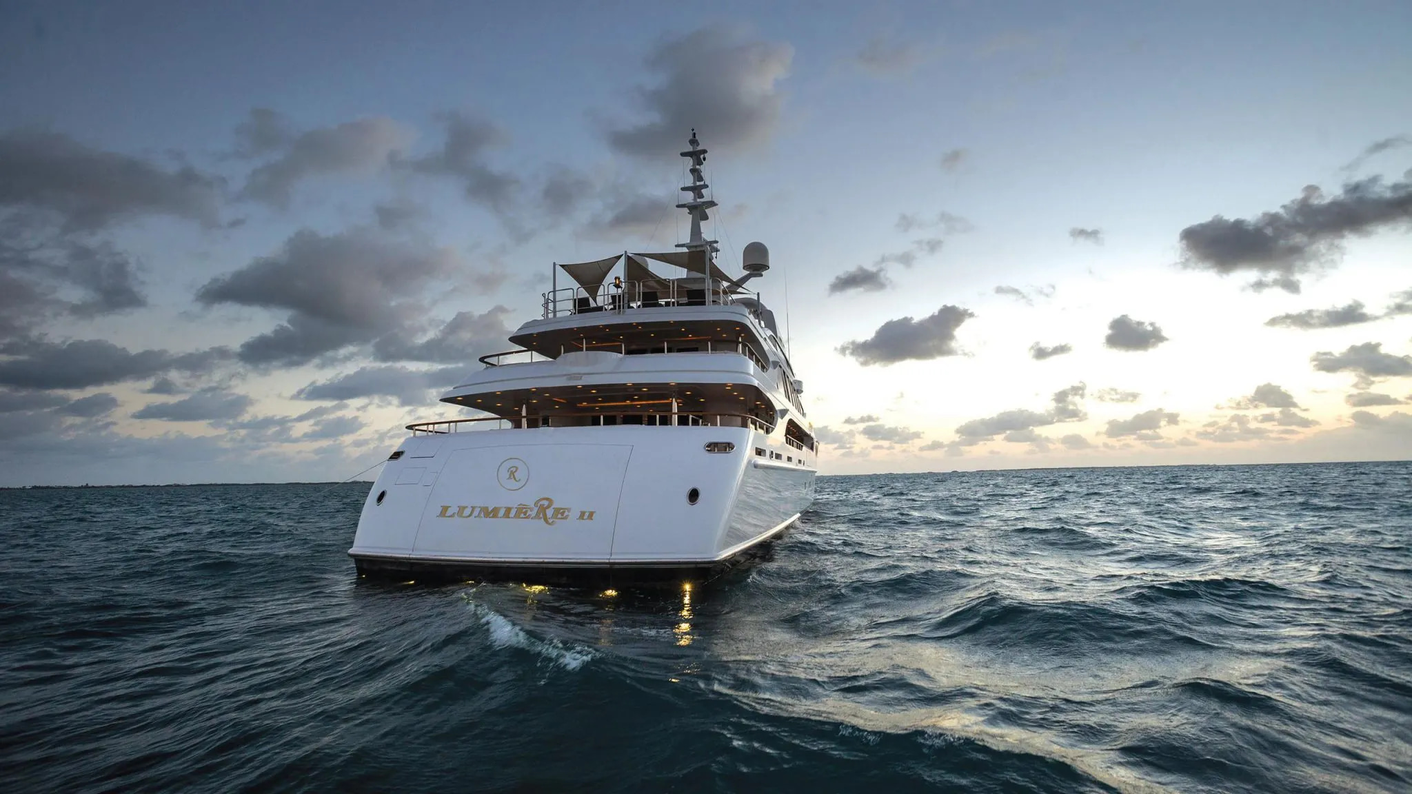 2010 Benetti Lumiere II à louer (photo 4)