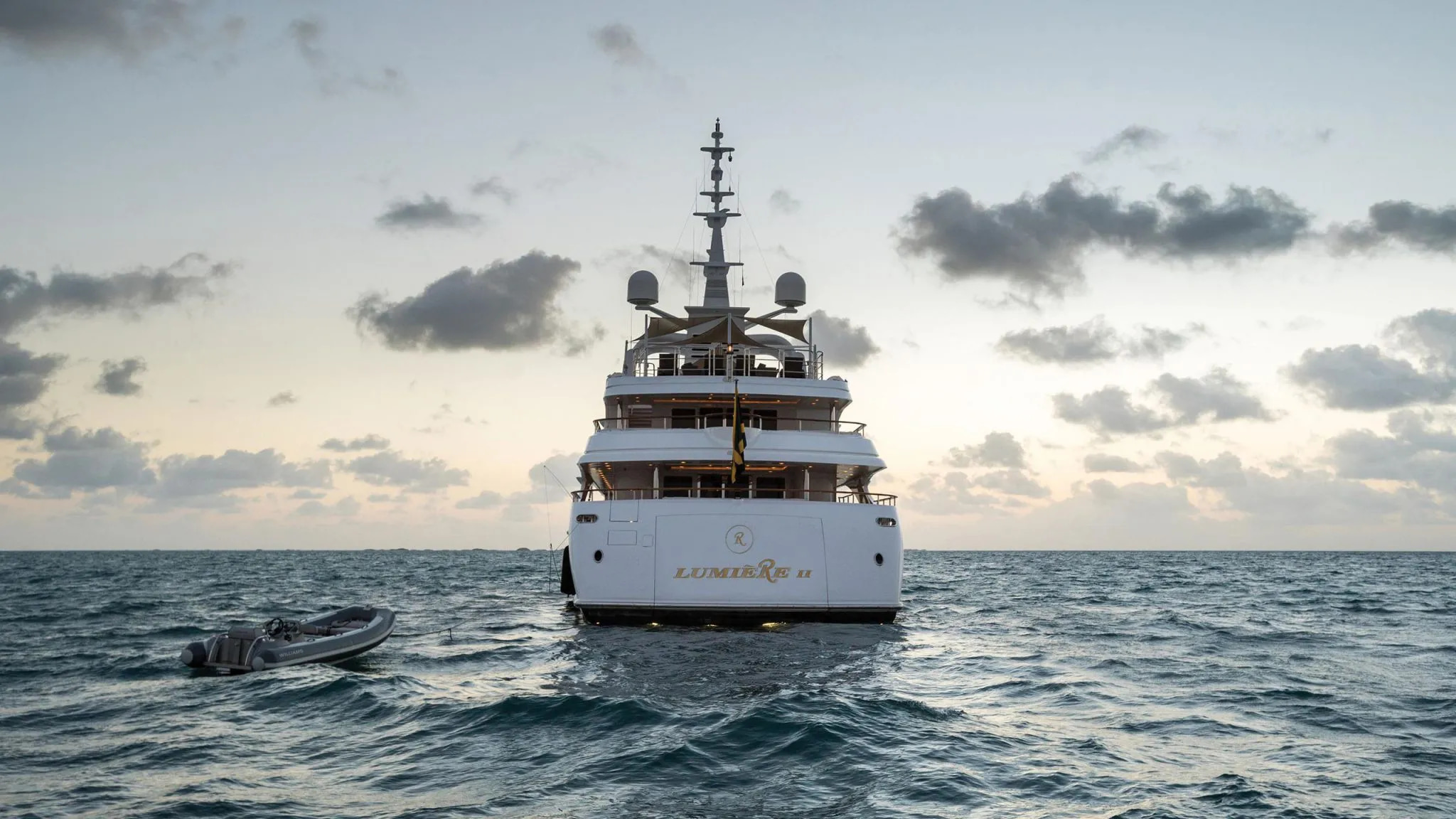 2010 Benetti Lumiere II à louer (photo 5)