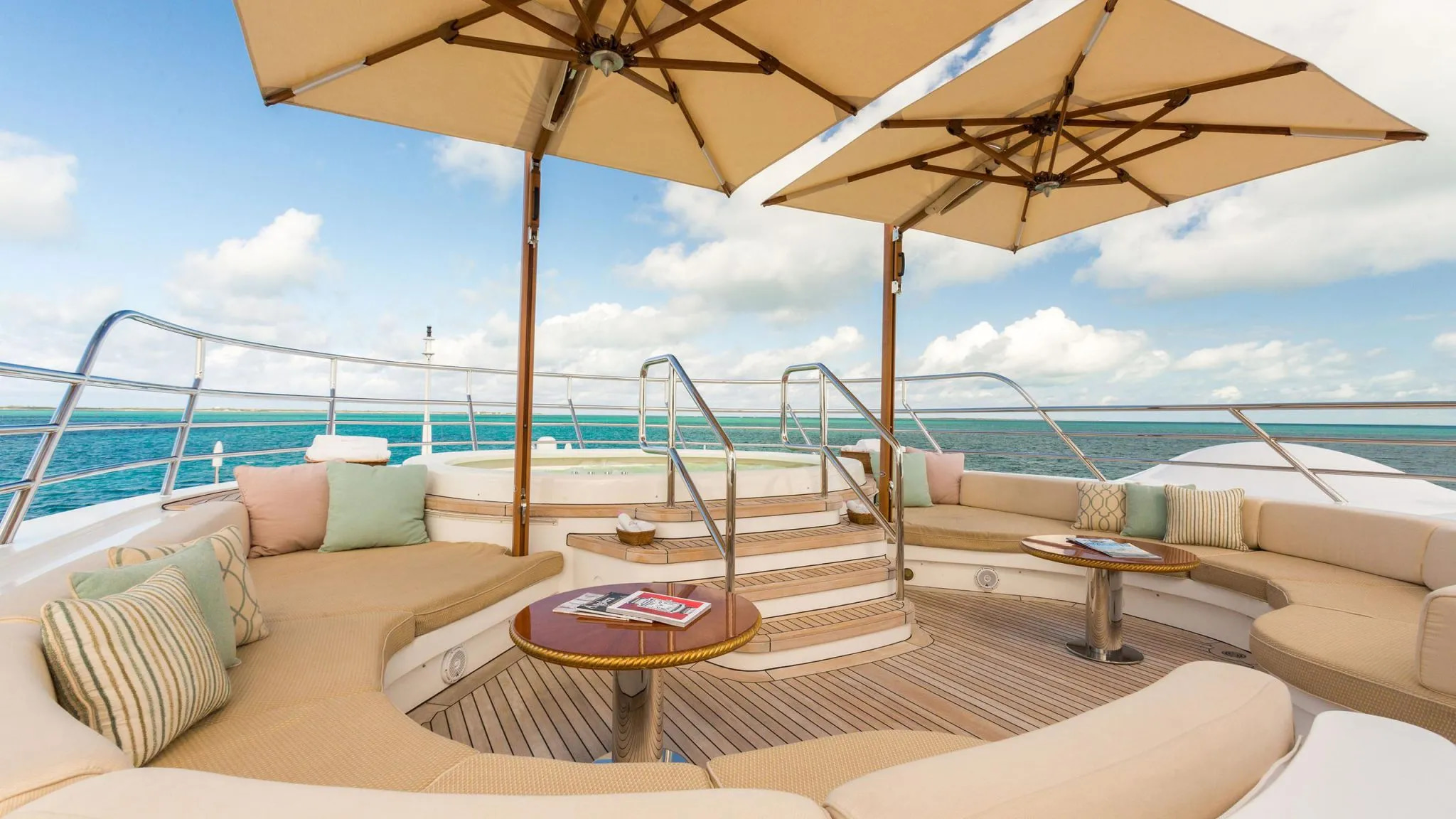 2010 Benetti Lumiere II à louer (photo 21)
