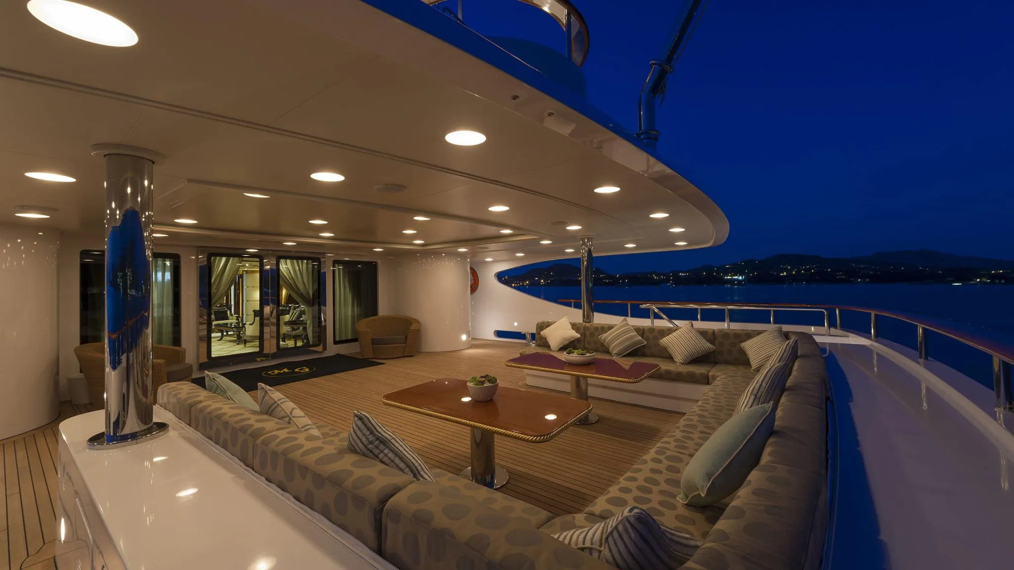 2010 Benetti Lumiere II à louer (photo 24)