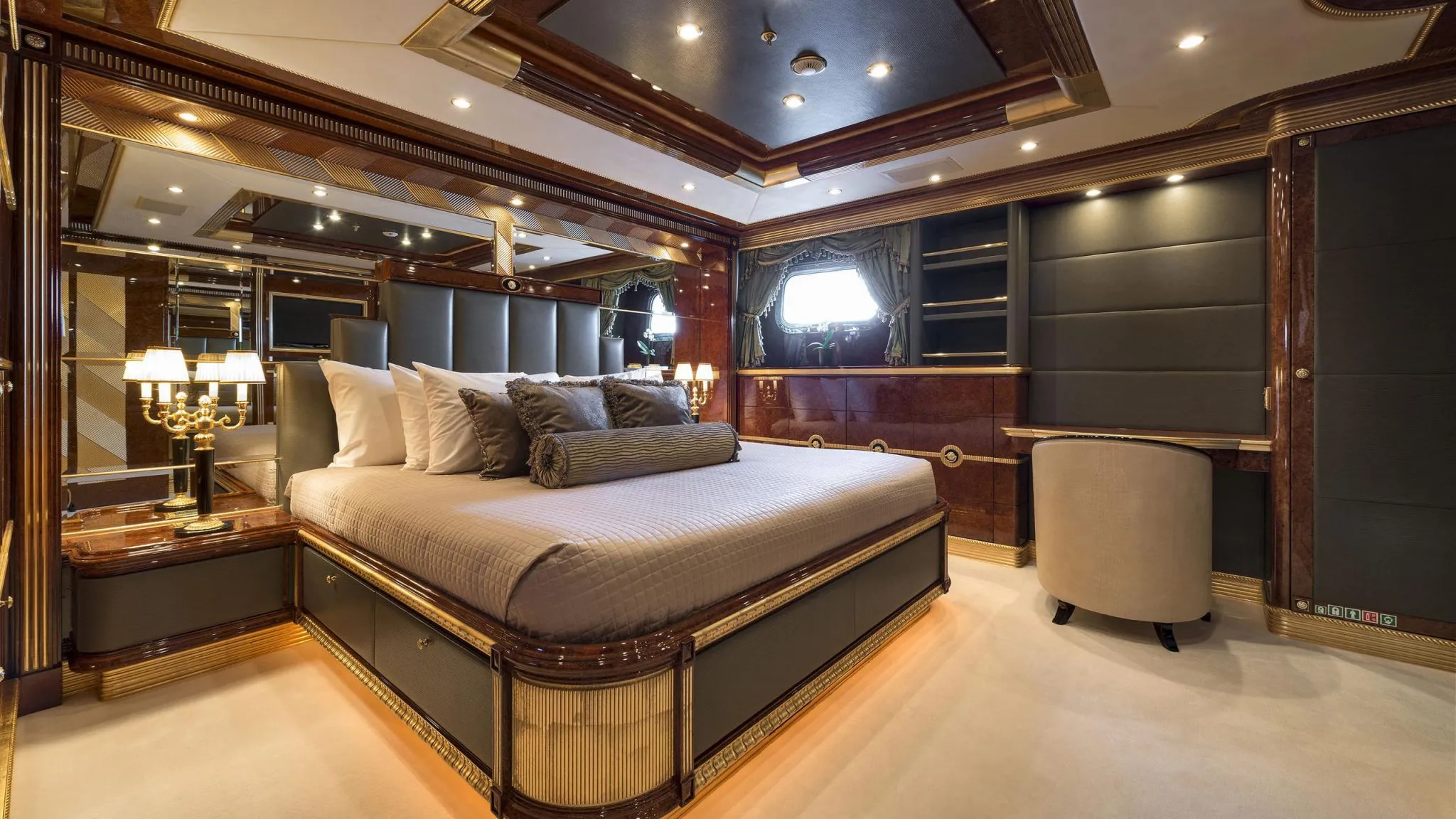 2010 Benetti Lumiere II à louer (photo 28)