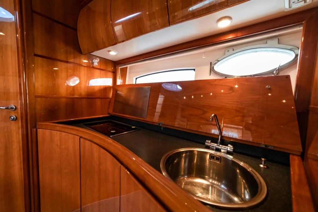 2009 Pershing 50 Milò te huur (photo 16)