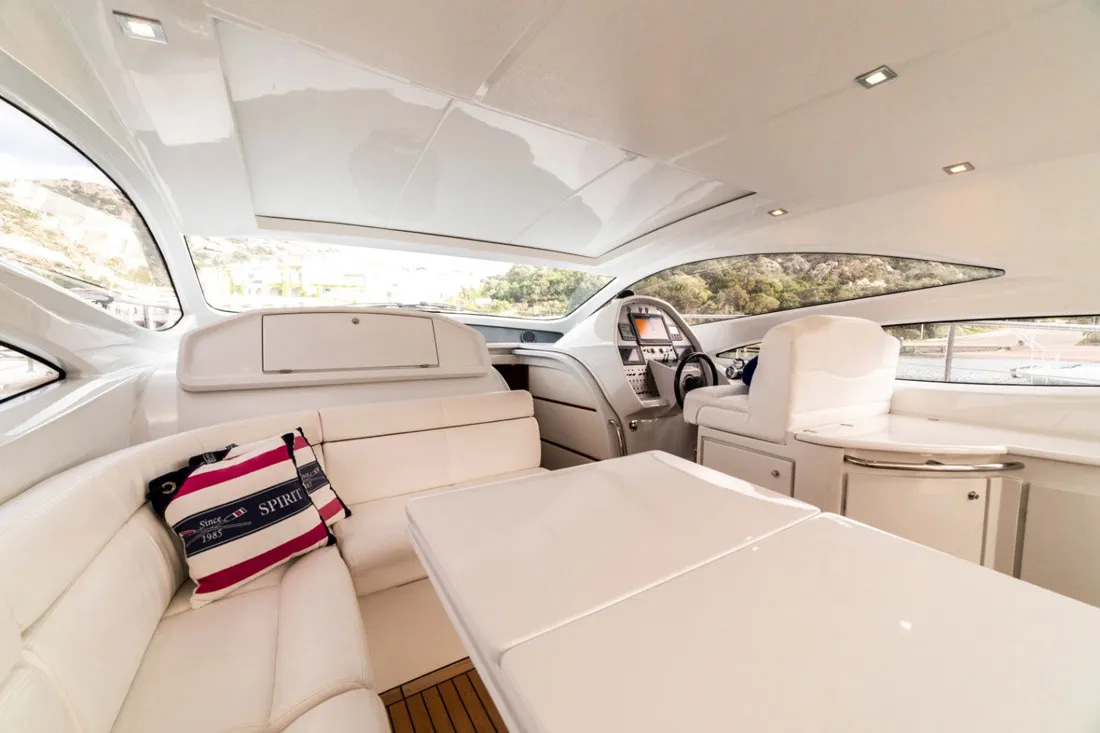 2009 Pershing 50 Milò te huur (photo 25)