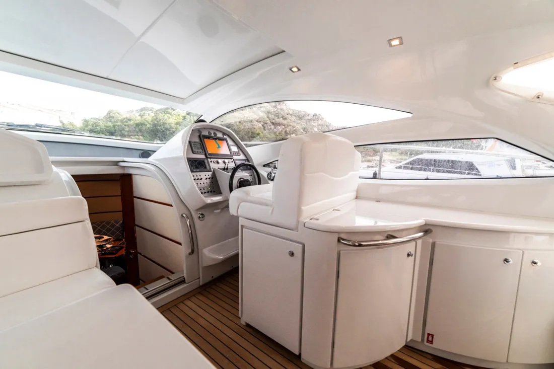 2009 Pershing 50 Milò te huur (photo 28)