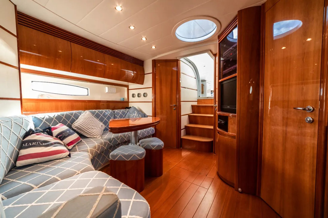 2009 Pershing 50 Milò te huur (photo 29)