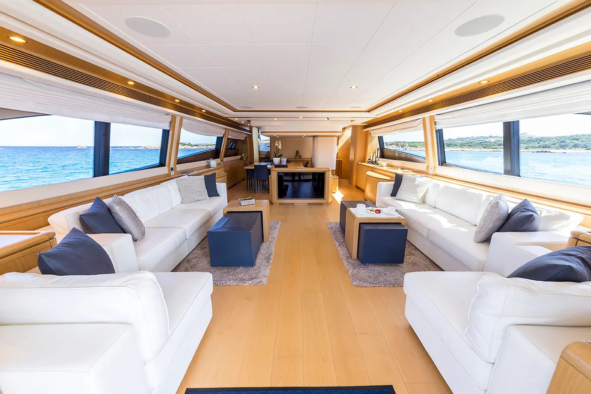 2012 Ferretti 881 RPH en alquiler (photo 9)