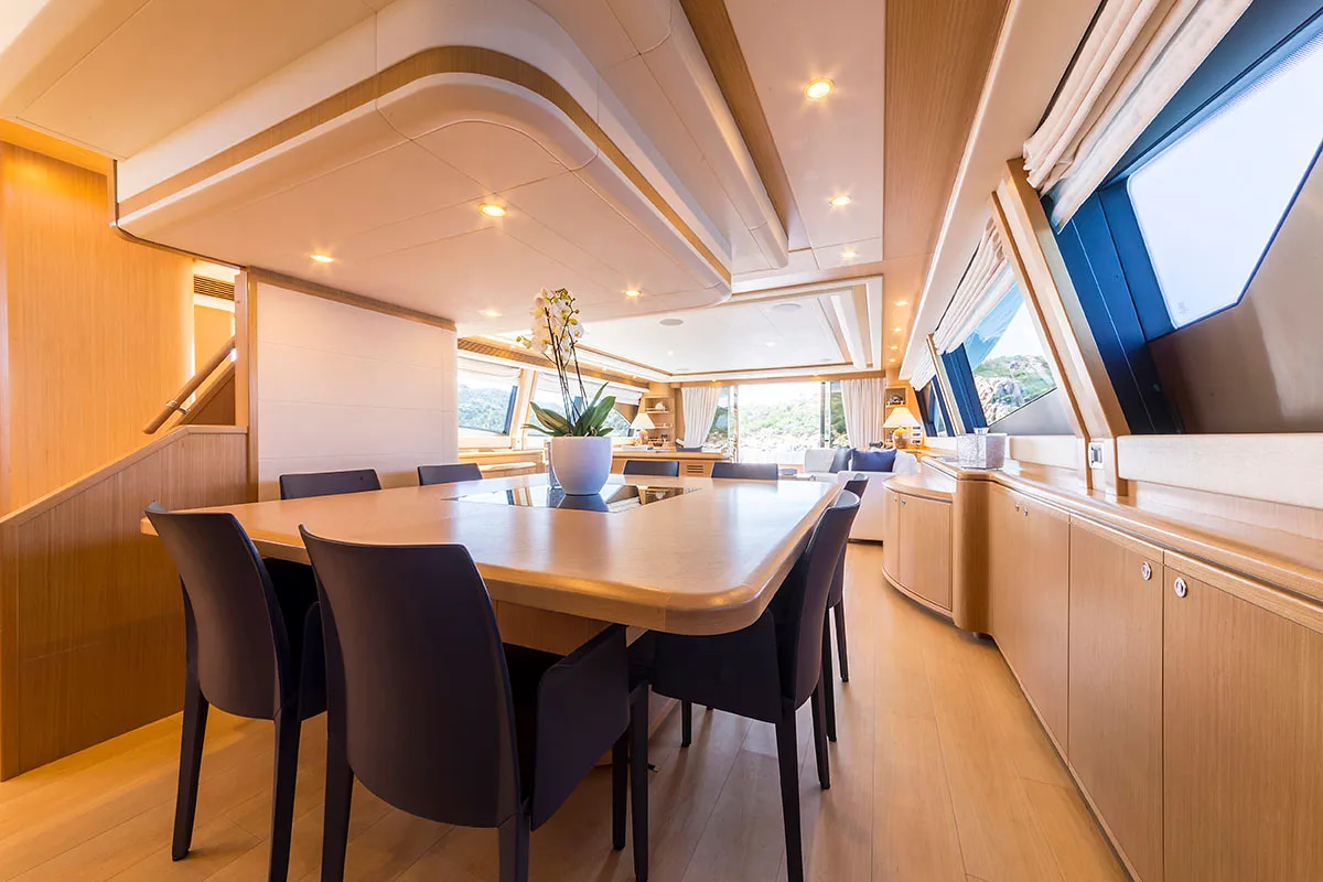 2012 Ferretti 881 RPH en alquiler (photo 11)