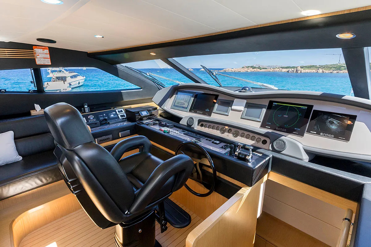 2012 Ferretti 881 RPH en alquiler (photo 13)