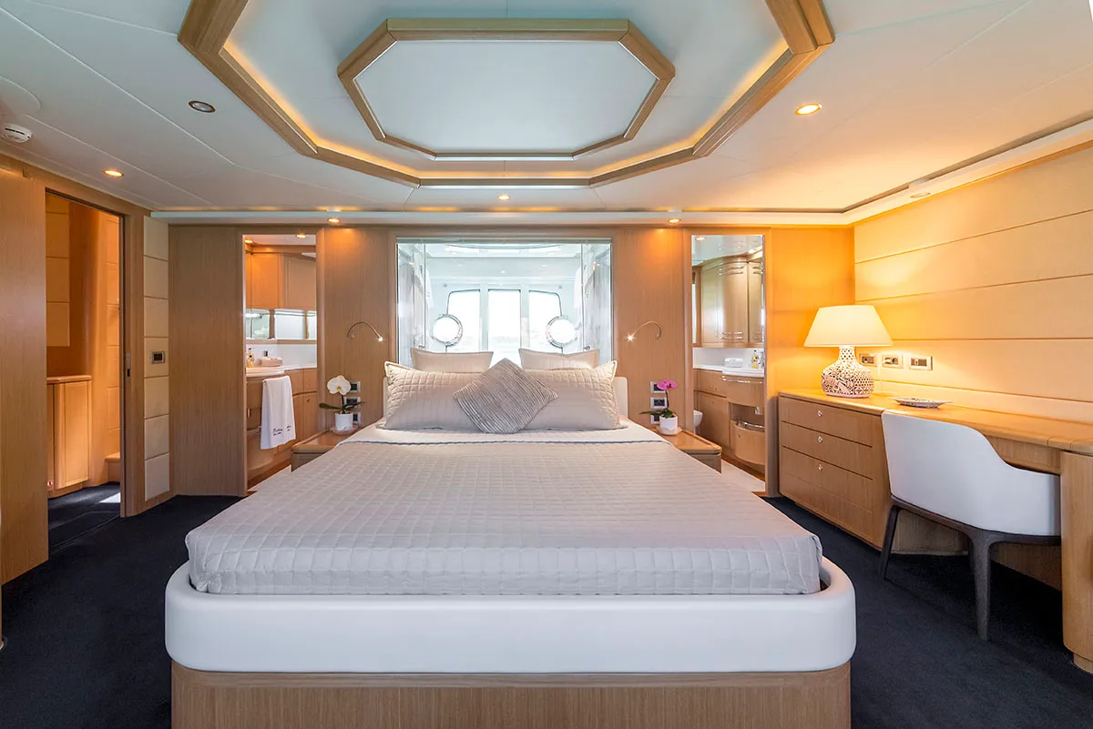 2012 Ferretti 881 RPH en alquiler (photo 16)