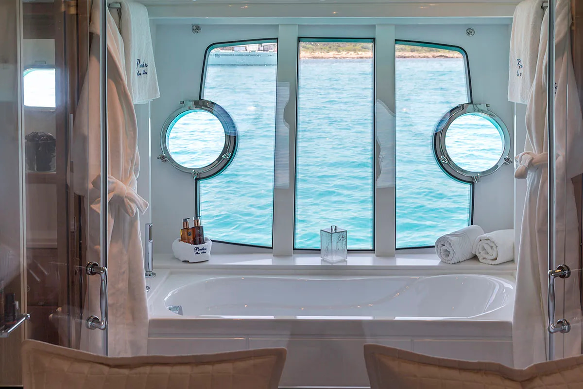 2012 Ferretti 881 RPH en alquiler (photo 17)