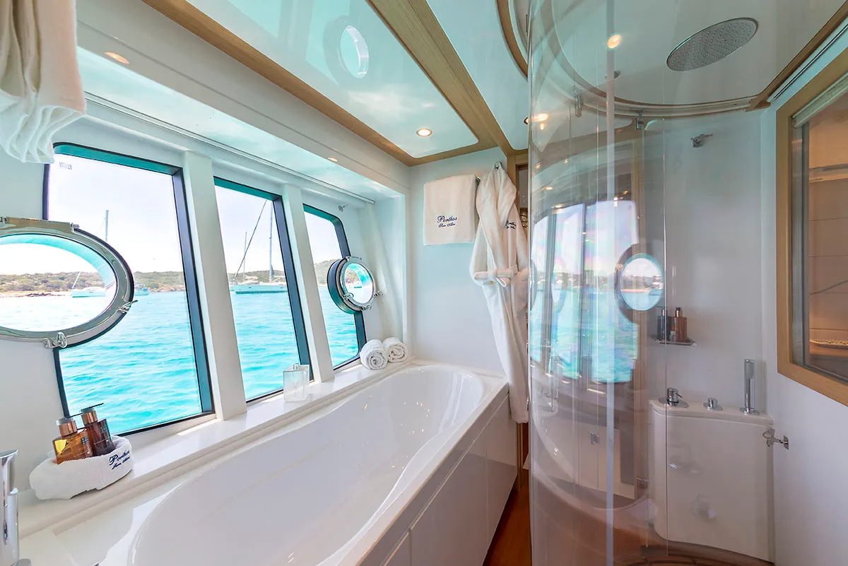 2012 Ferretti 881 RPH en alquiler (photo 18)