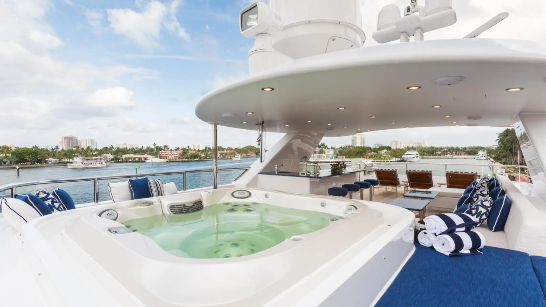 2004 Westship Tanzanite zu chartern (photo 4)