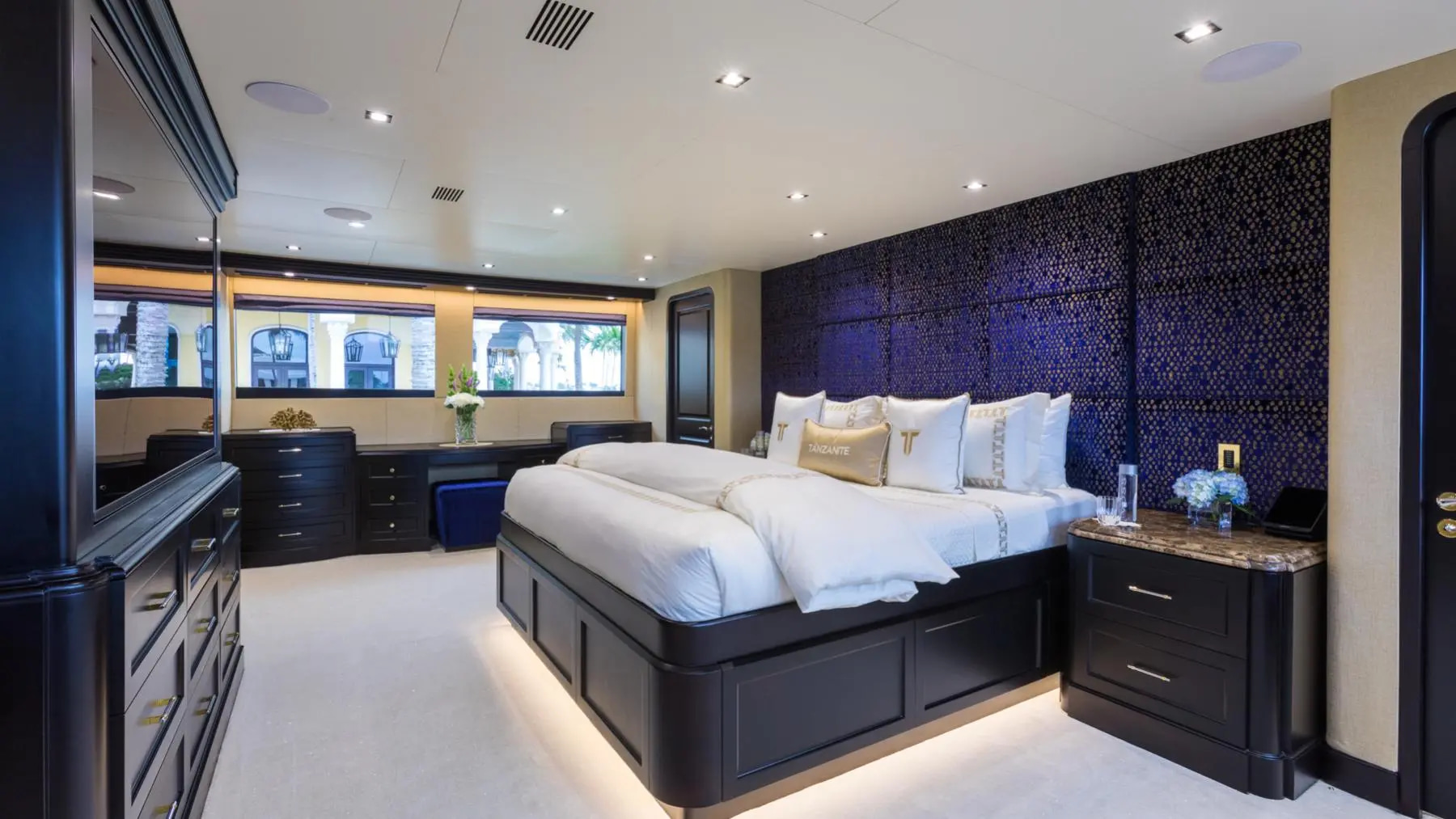 2004 Westship Tanzanite zu chartern (photo 22)