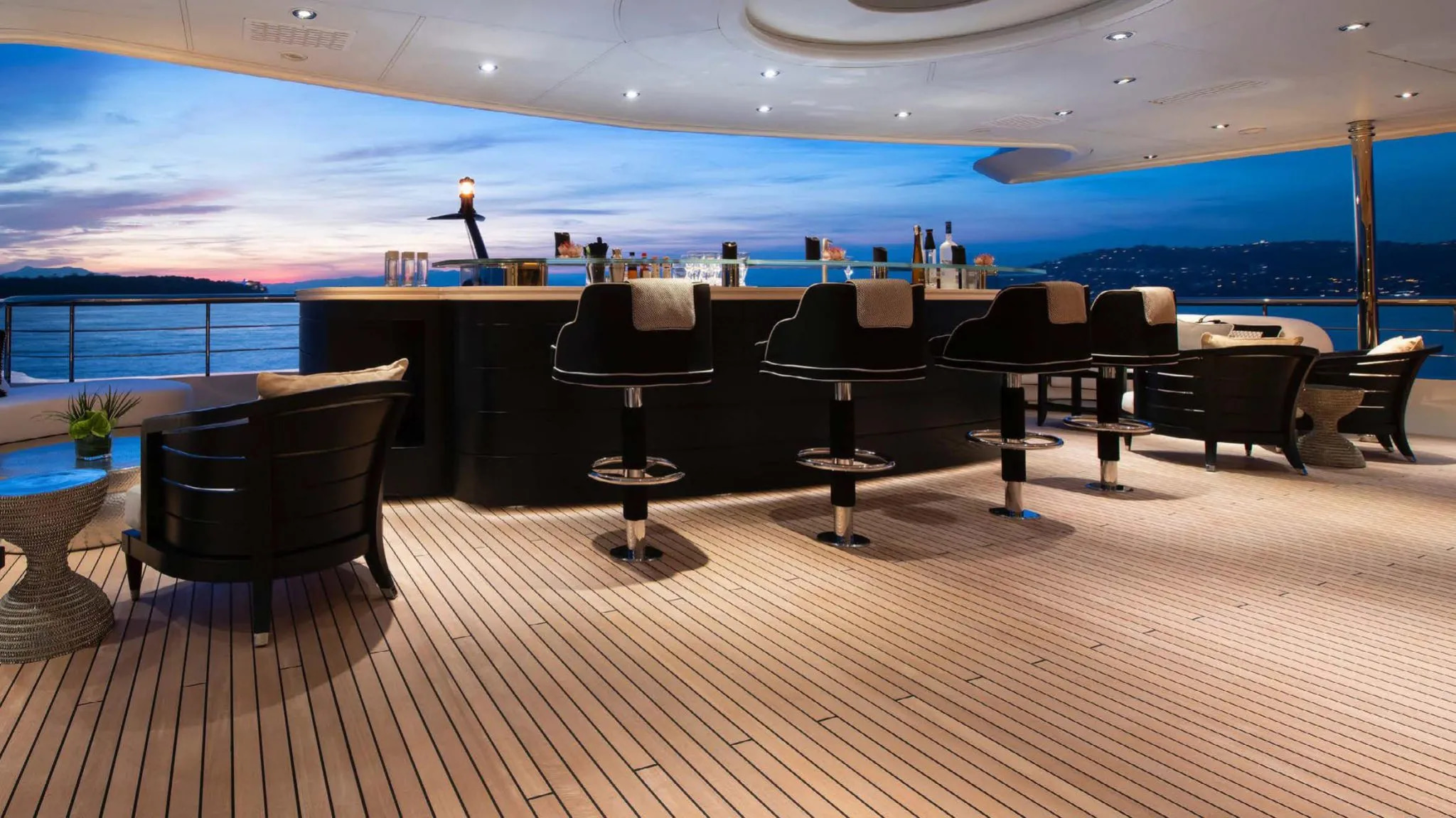 2010 Oceanco Sunrays à louer (photo 12)