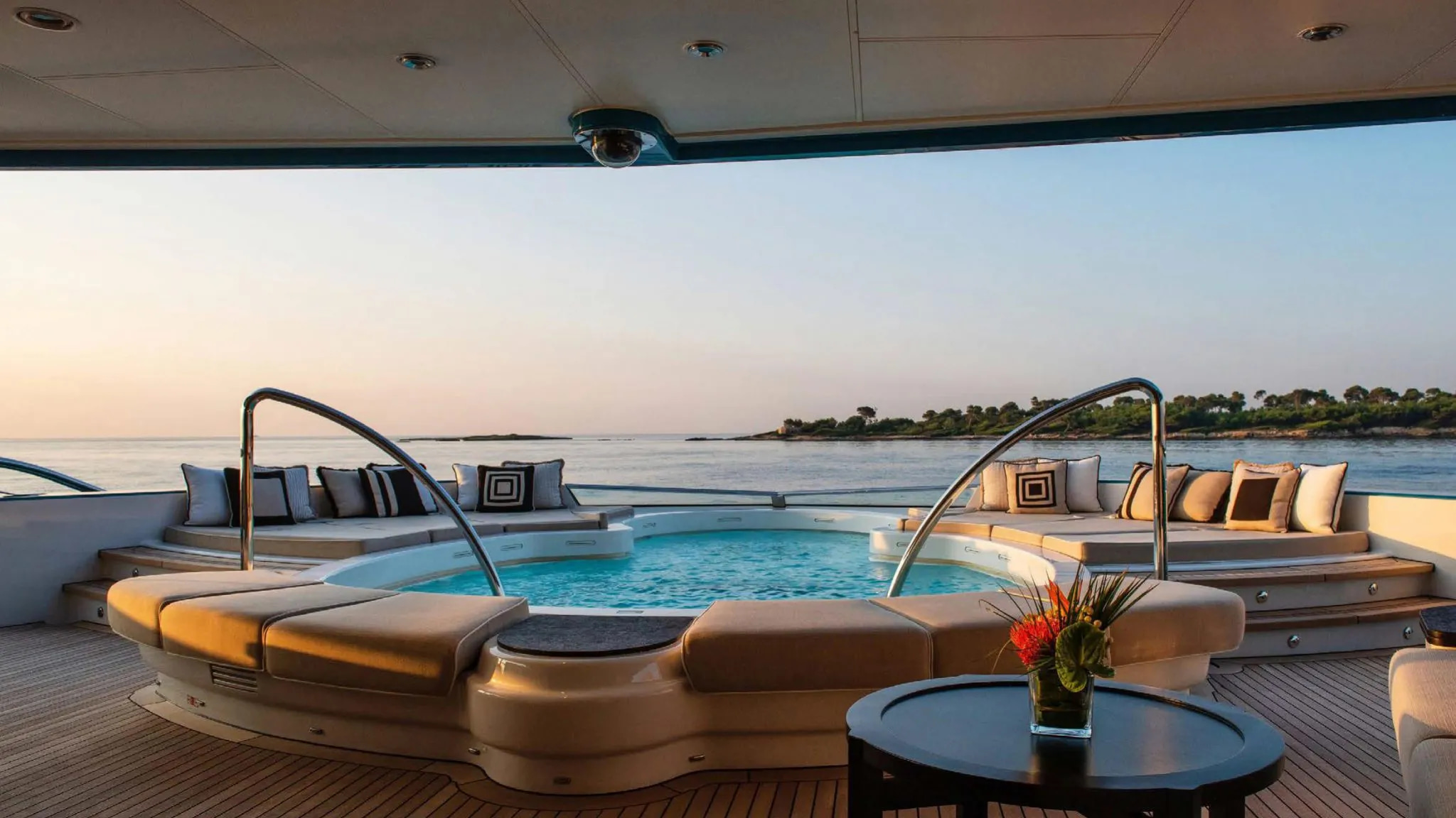 2010 Oceanco Sunrays à louer (photo 15)