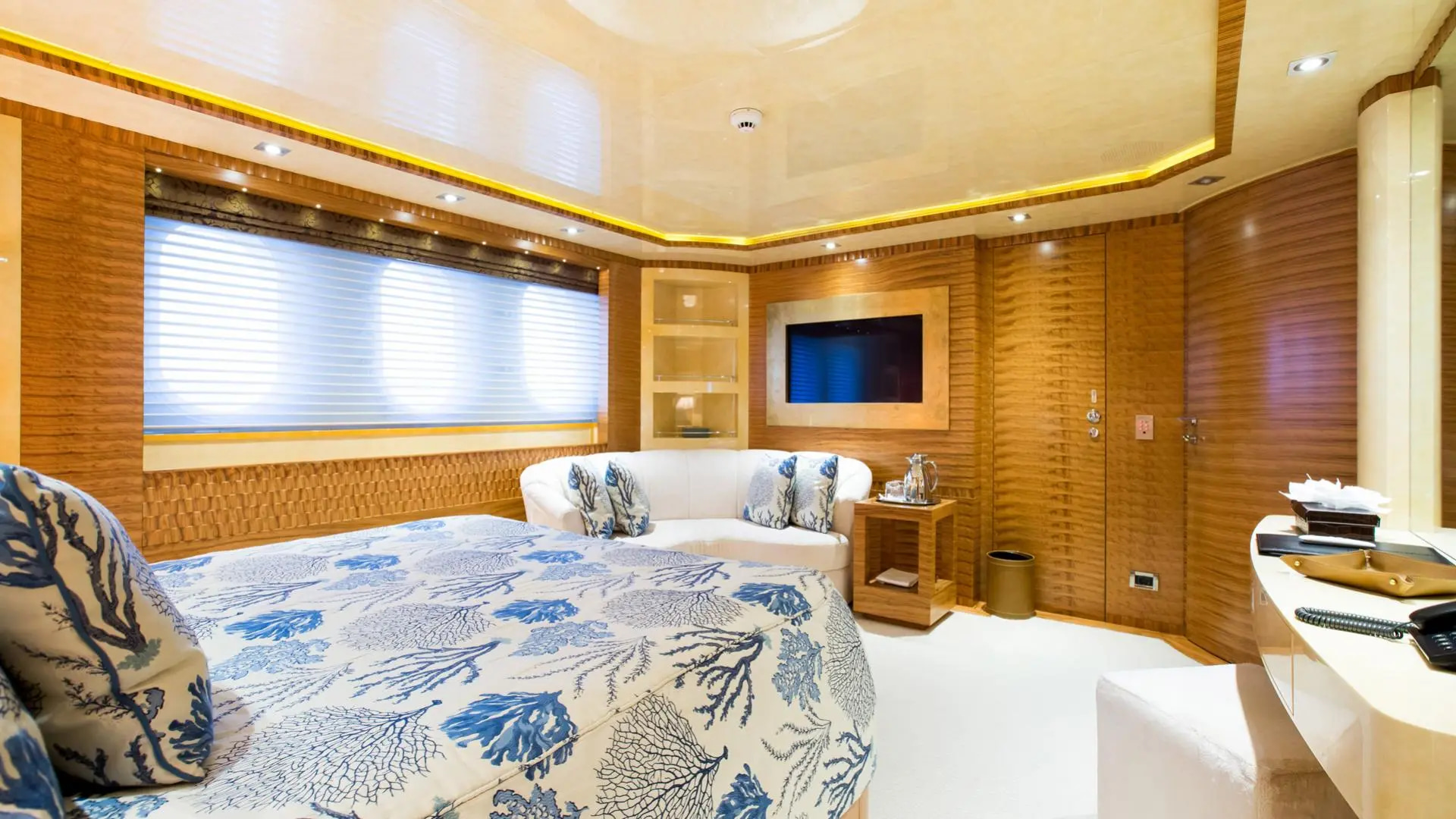 2007 Golden Yachts Vertigo zu chartern (photo 49)