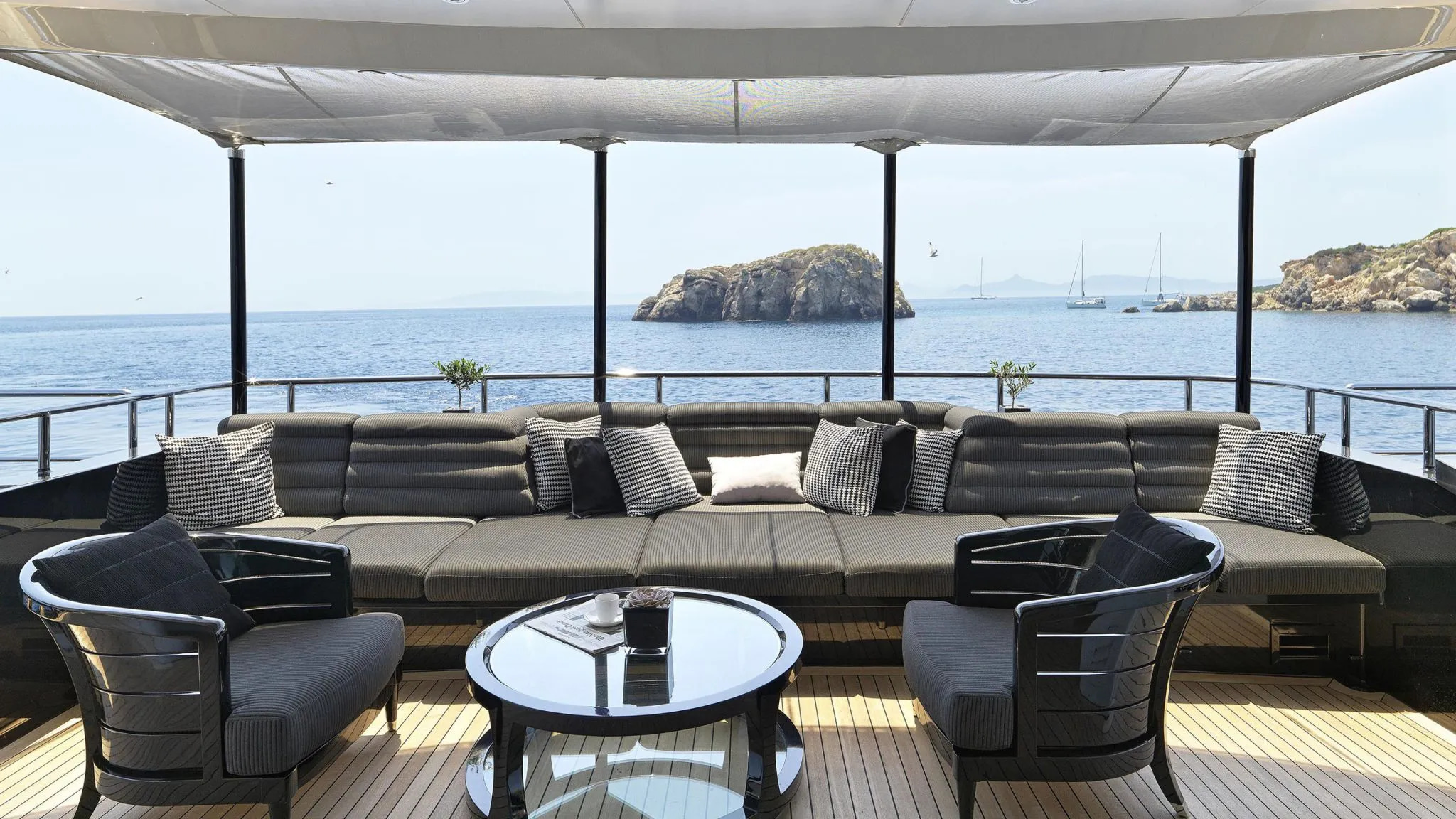 2007 Heesen Yachts Bliss for charter (photo 2)