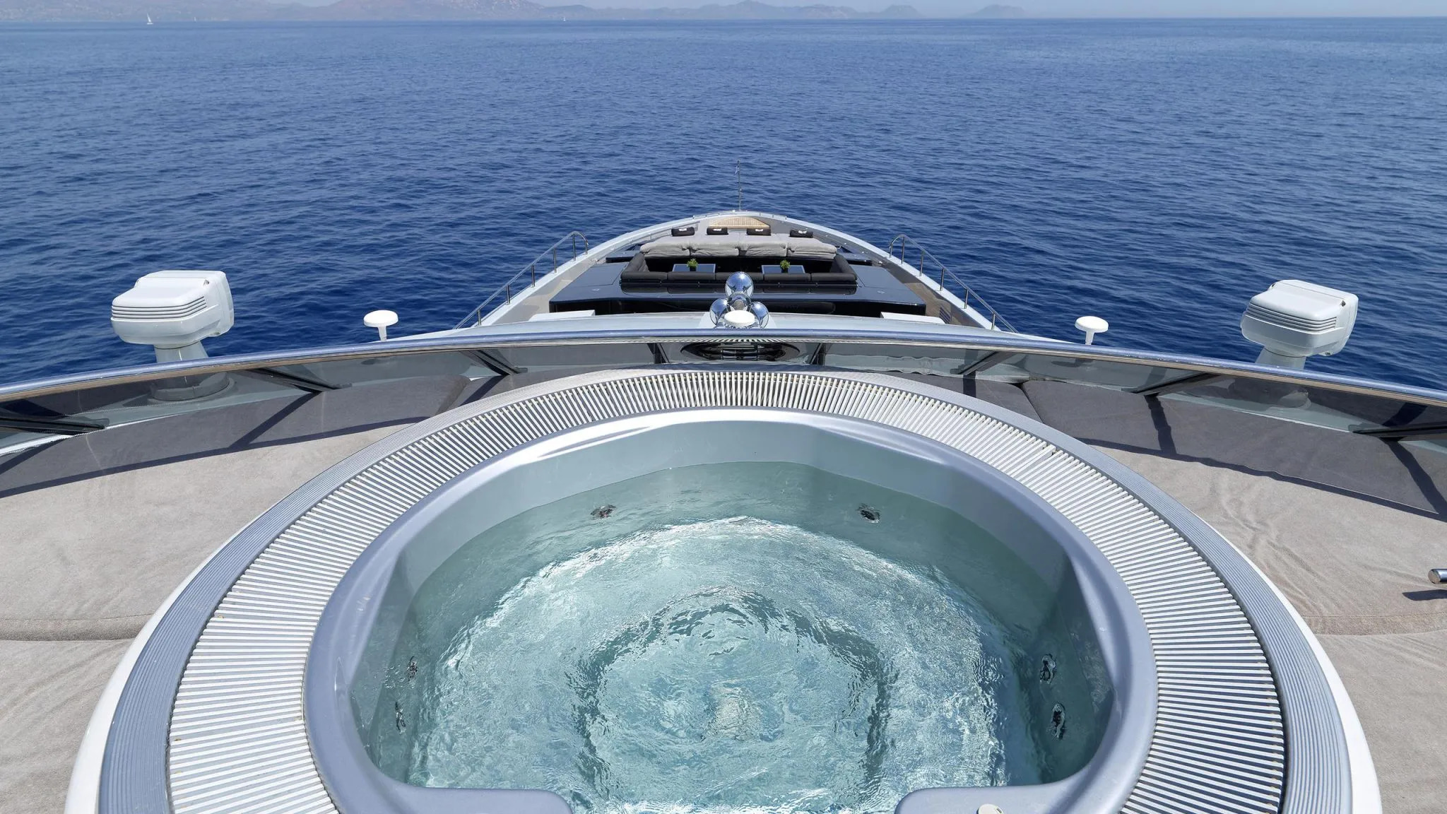 2007 Heesen Yachts Bliss for charter (photo 4)