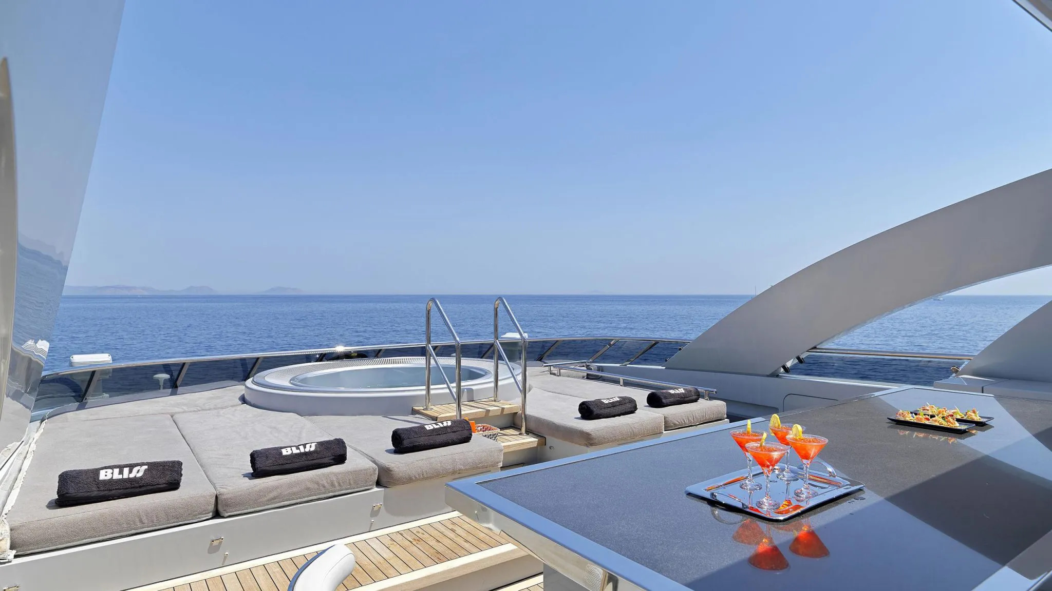 2007 Heesen Yachts Bliss for charter (photo 6)