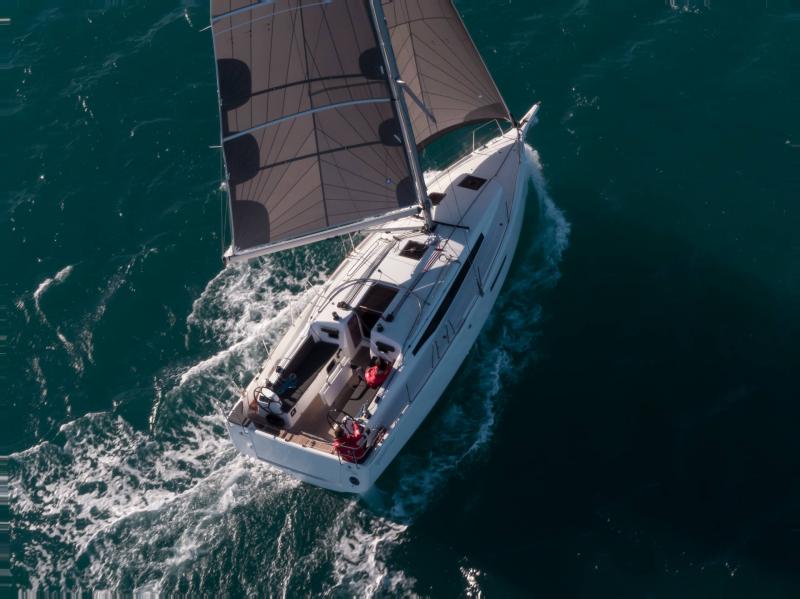 2024 Jeanneau Sun Odyssey 380 à vendre (photo 2)