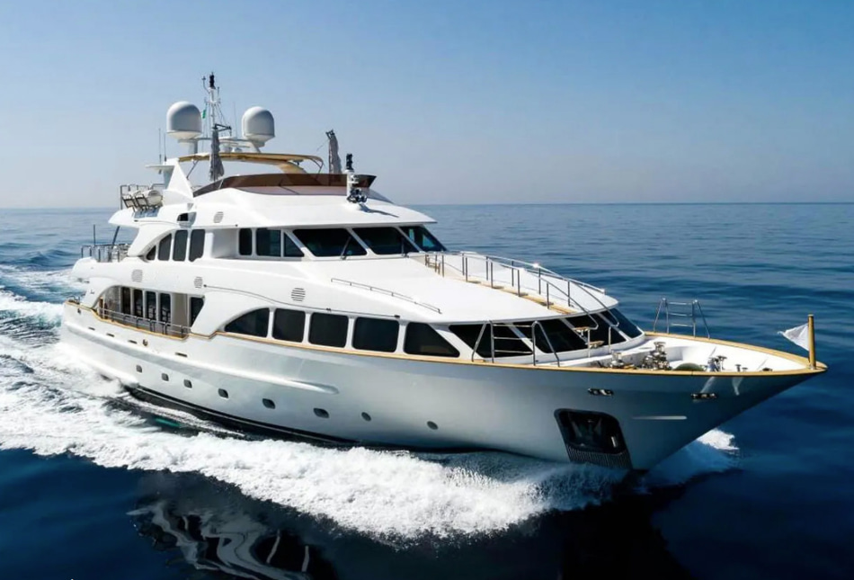 2010 Vanguard M/Y Amore Julia à louer (photo 1)