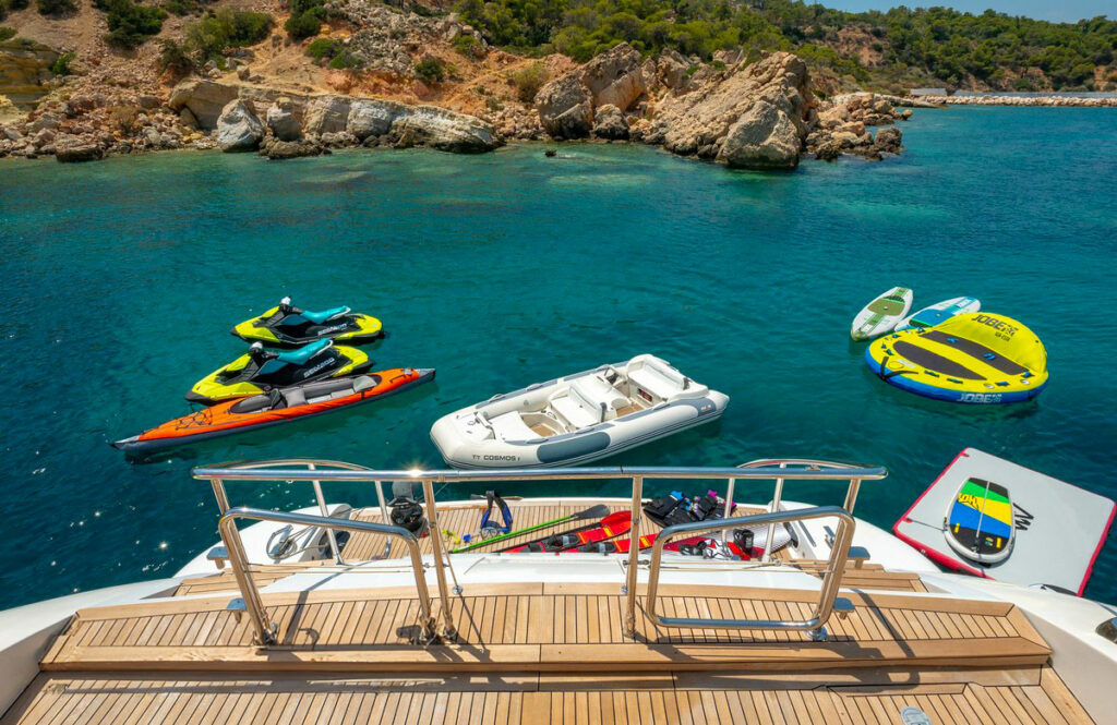 2004 Overmarine Mangusta 108 à louer (photo 13)
