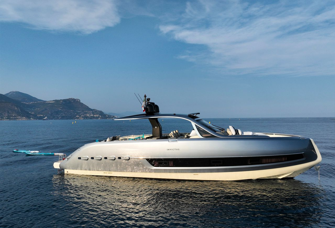 2023 Invictus Yacht TT460 zu chartern (photo 3)