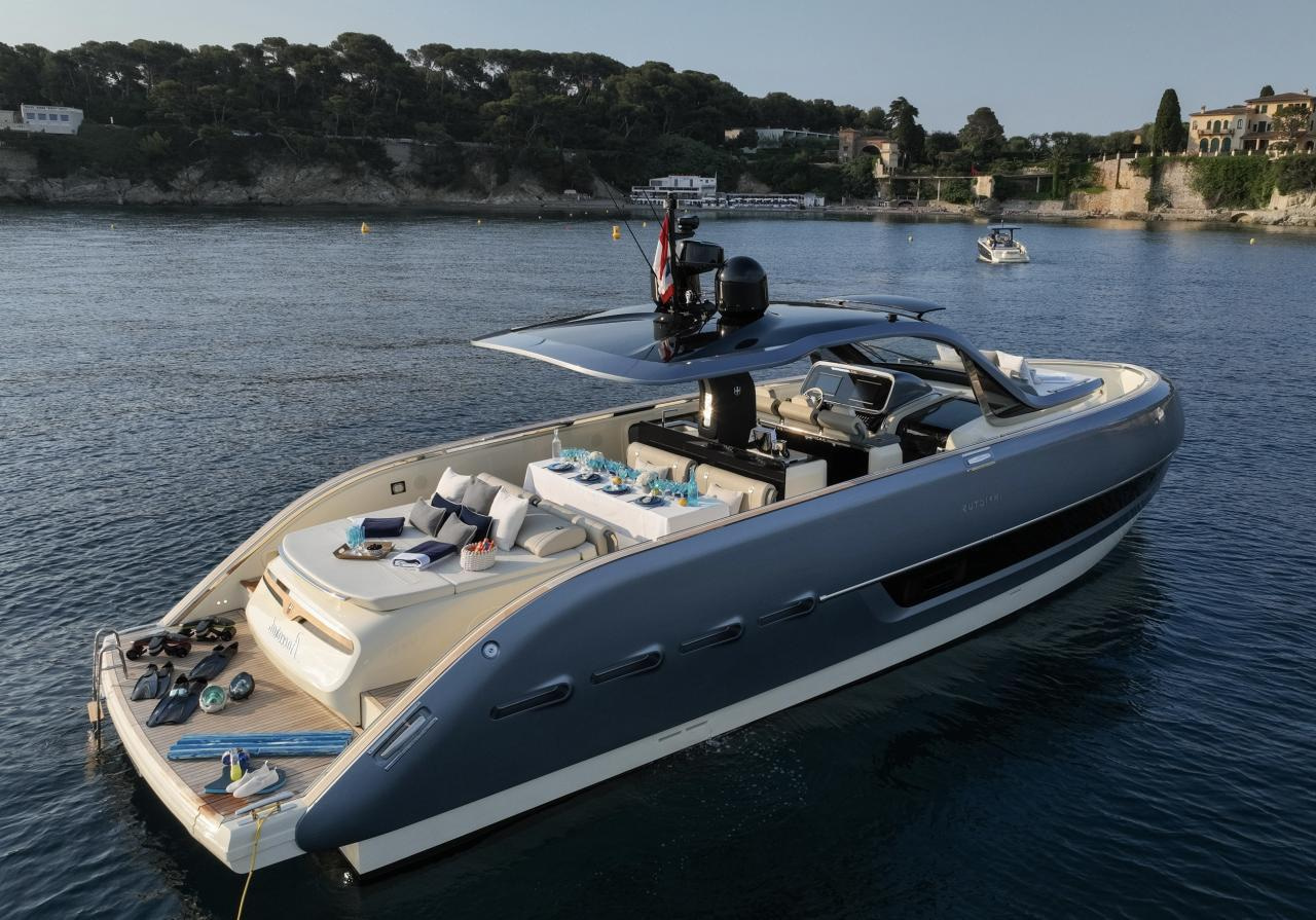 2023 Invictus Yacht TT460 zu chartern (photo 5)