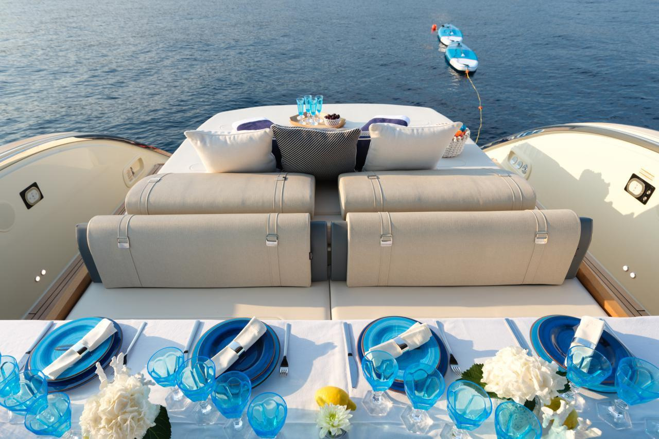 2023 Invictus Yacht TT460 zu chartern (photo 11)