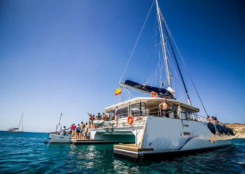 2013 Astilleros Port Pin-Rolland Gran Catamaran de Vela y Motor zu chartern (photo 3)